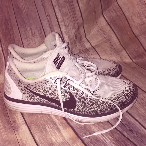 Nike Shoes - Nike running free flexible size 10